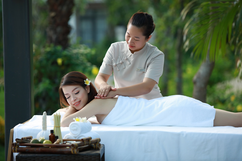 Voucher Royal Lotus Halong Resort & Villas